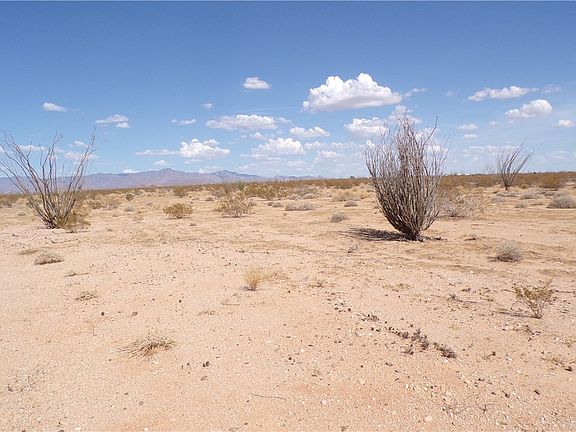 3rd image of 207-23-078 Arroyo Road