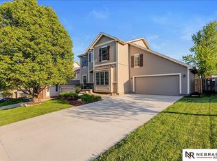 14873 Jaynes St, Omaha, NE 68116