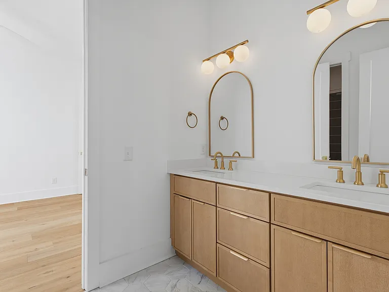 6027 Hill Cir — Photo 8