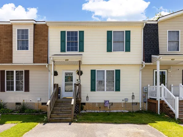 435 Wirt Ave, Elkton, VA 22827