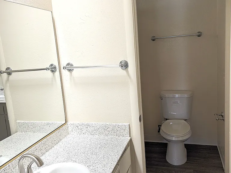Willowcreek Apartments — Photo 5