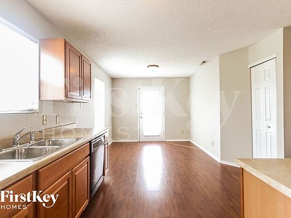 5th image of 3346 Summer Breeze Cir