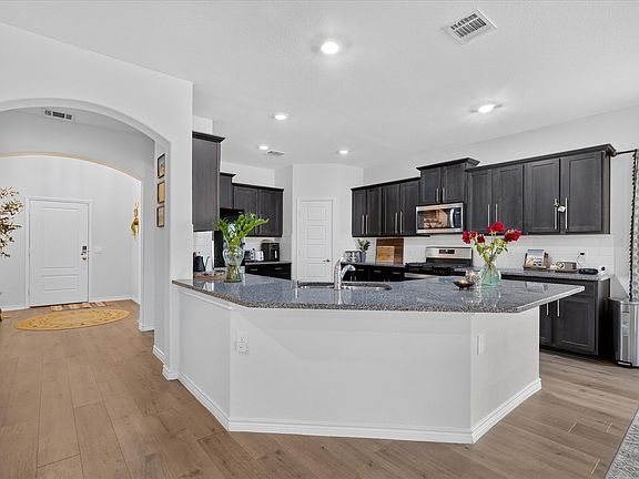 5th image of 4005 Lockmead Rd