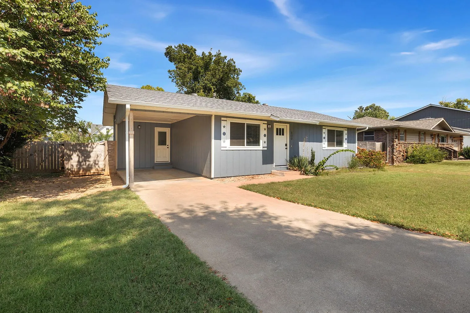 2 bed, 1.0 bath, 990 sqft, $4,017 — Photo 3