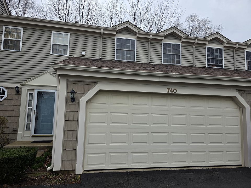 1st image of 740 Village Cir