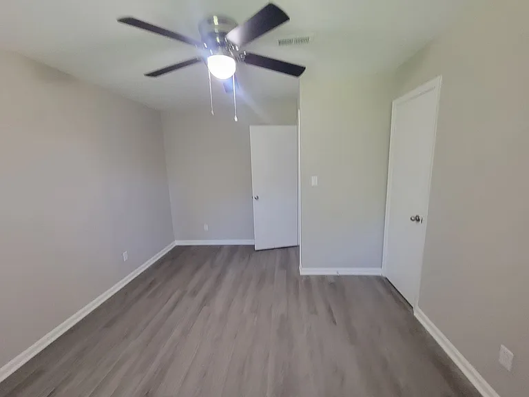 1546 Hamilton Dr #202 — Photo 16