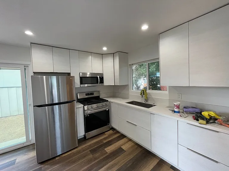 2866-70 Ocean View Blvd — Photo 7