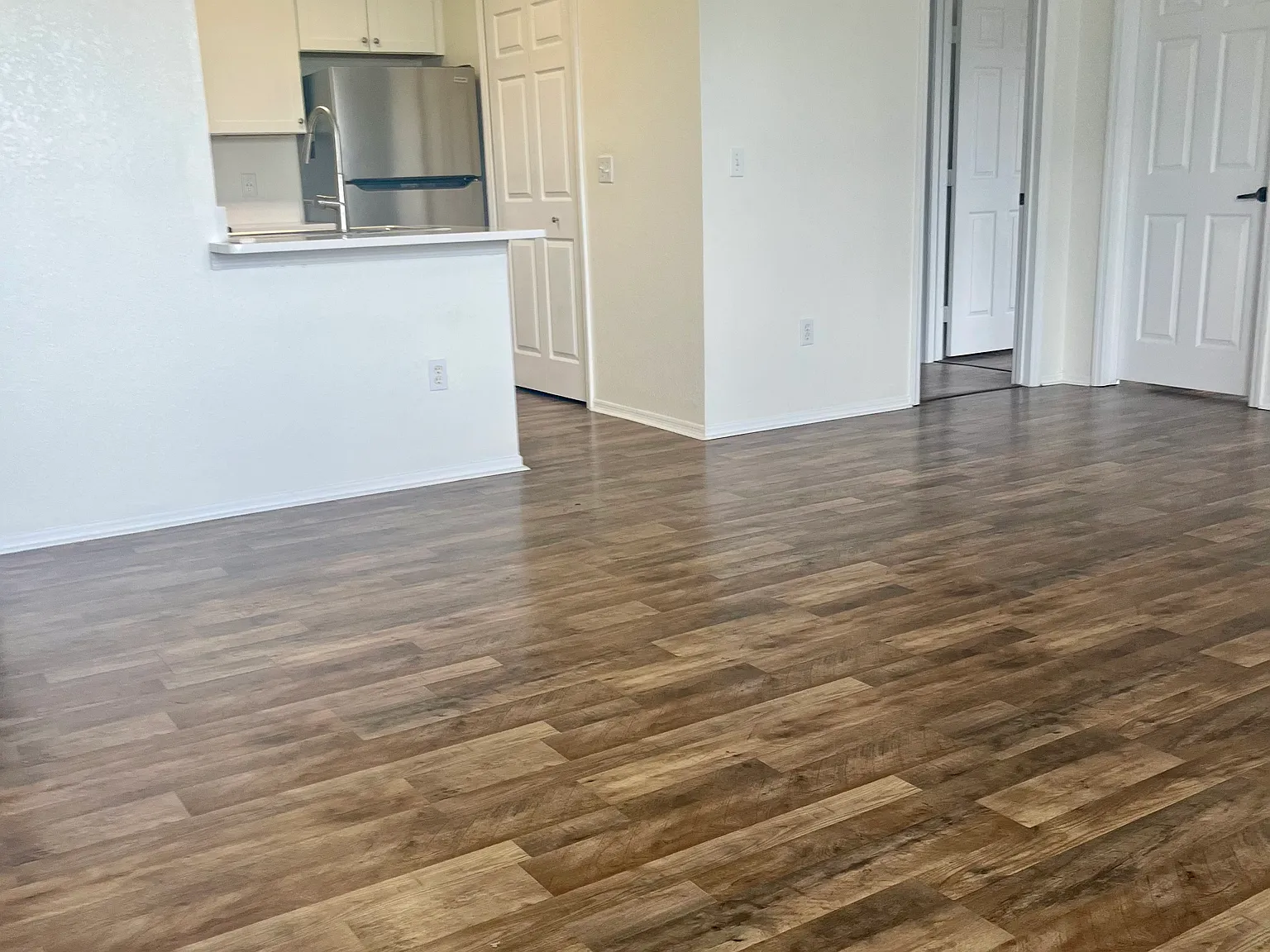 2 bed, 1020 sqft, $1,900 — Photo 3