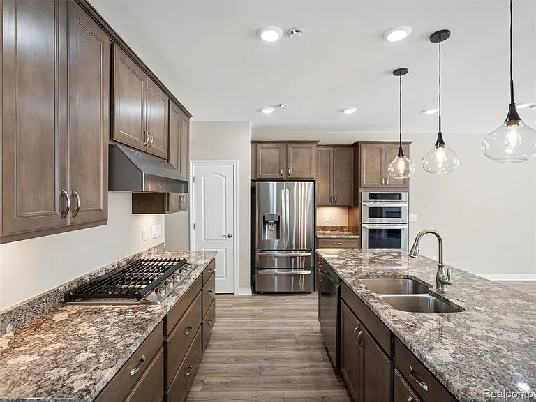4021 Nottingham Cir — Photo 12