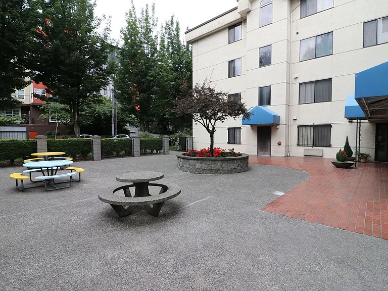 First Hill Apartments — Photo 30