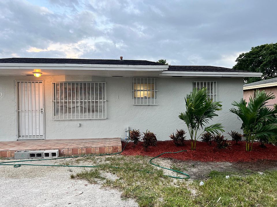 2nd image of 11800 SW 216th St