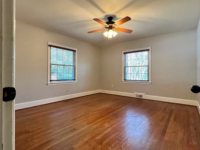 300 Pinecrest Dr — Photo 25