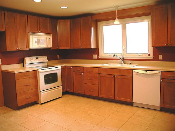 4th image of 42 Conliss Ave