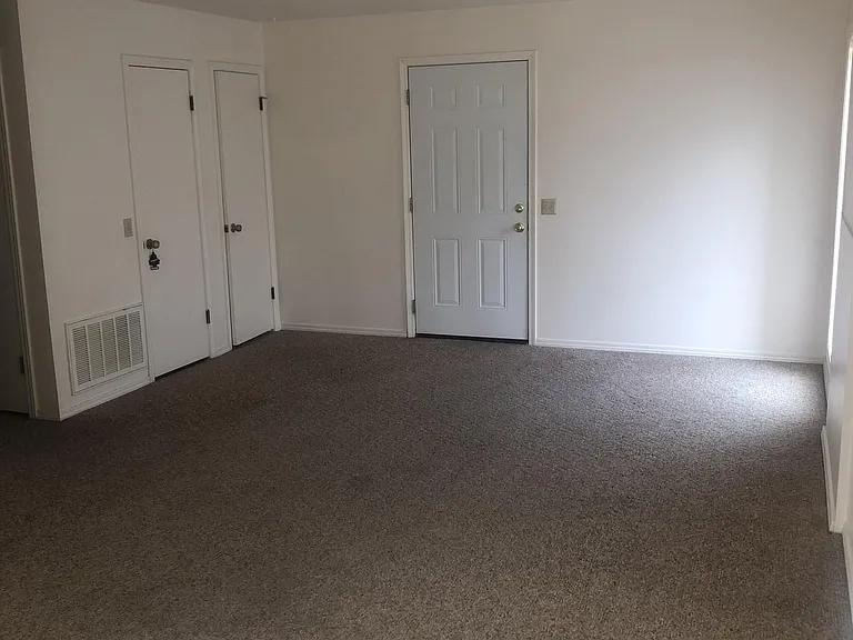 500 Curry Ln #401 — Photo 6