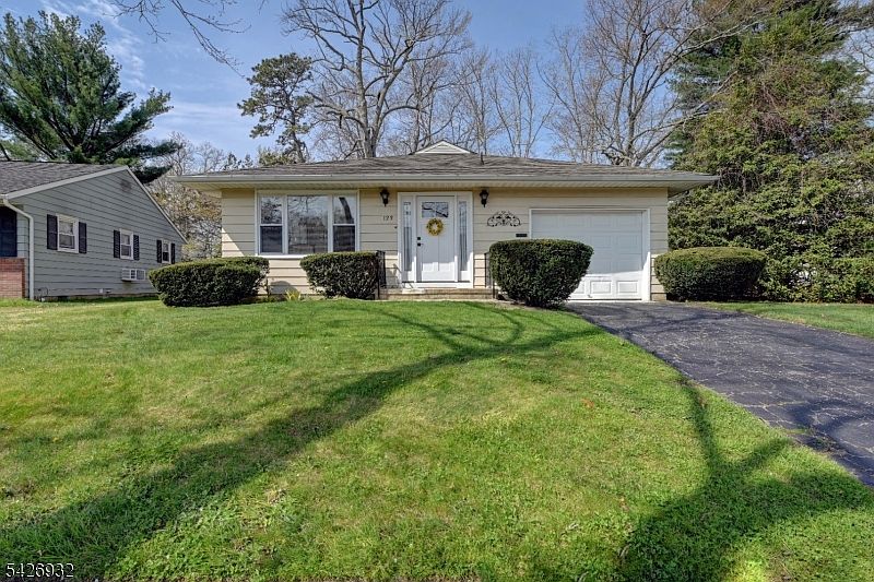 1st image of 123 Columbine Cir