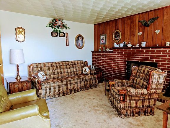 2nd image of 315 Sourwood Dr