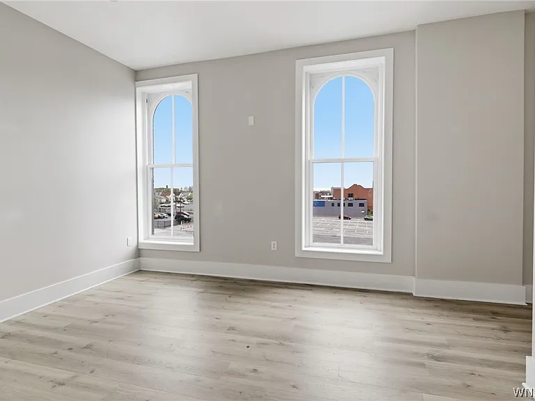 136 Seneca St — Photo 18