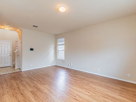 4th image of 5434 Arcadia Park