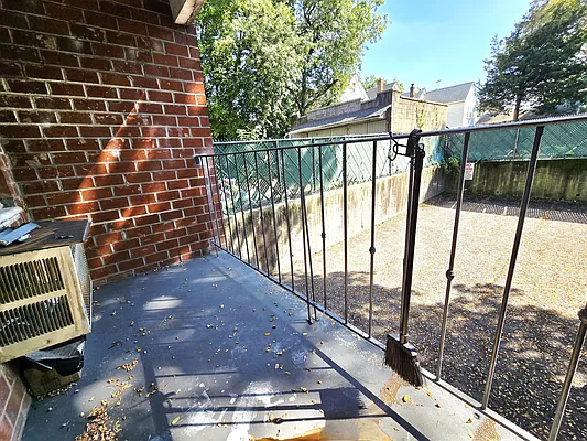 Rented by Voro Purple LLC | media 14