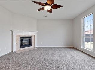 600 Candle Meadow Blvd, Desoto, TX 75115