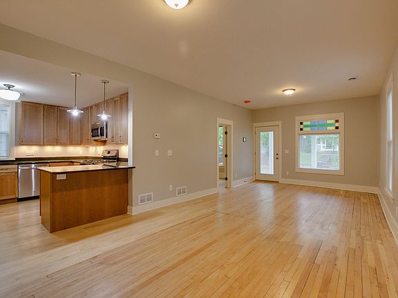 5th image of 1515 Hague Ave
