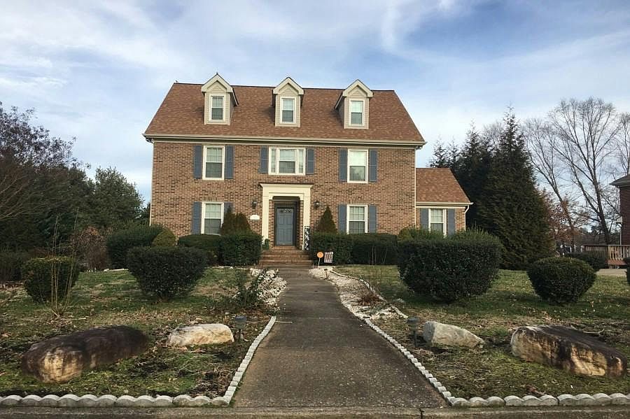 1st image of 135 Magnolia Dr