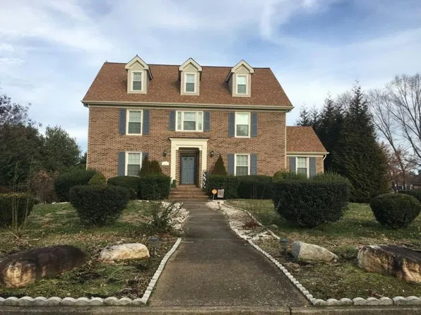 135 Magnolia Dr, Greeneville, TN 37743