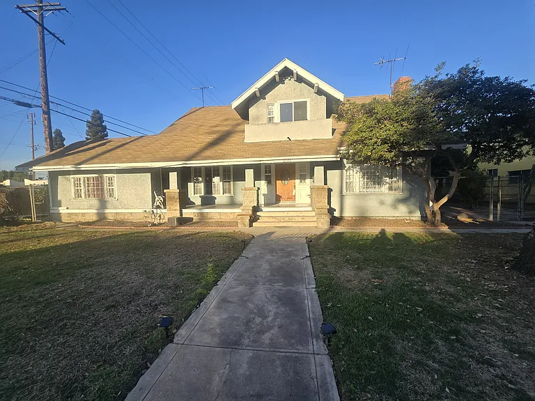 Stafford Ave — Photo 2