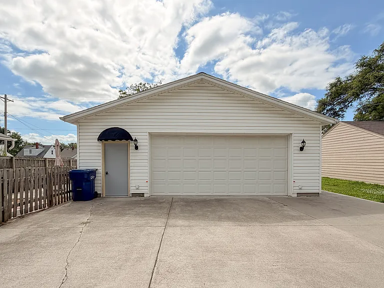 Driveway & Back Patio, East Access to Garage