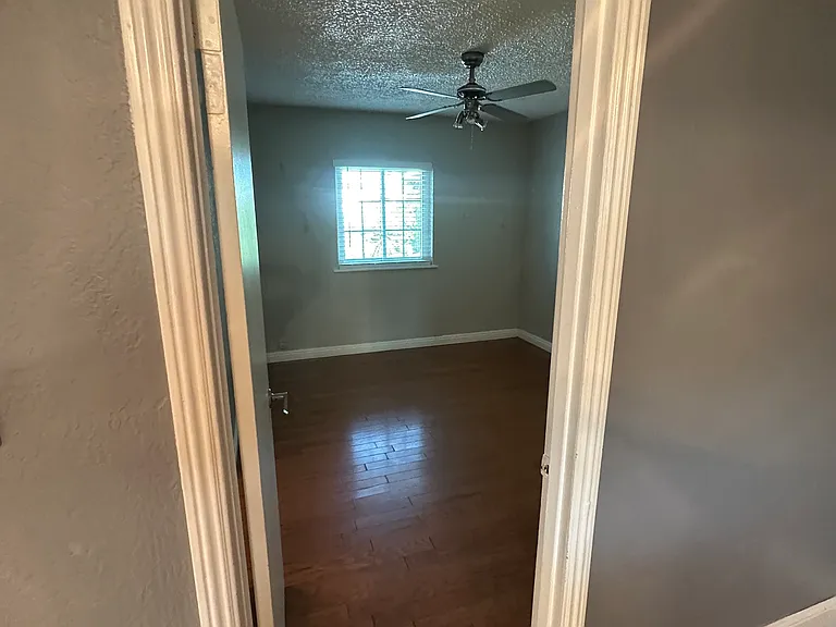 483 E Daleville Ave — Photo 21