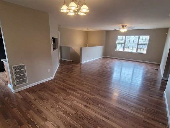 3rd image of 1000 Arbor Greene Dr