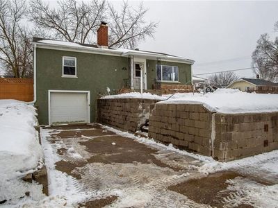 1505 Woodland Avenue, Eau Claire, WI, 54701