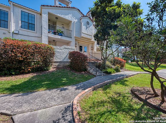 3rd image of 2255 Thousand Oaks Dr APT 604