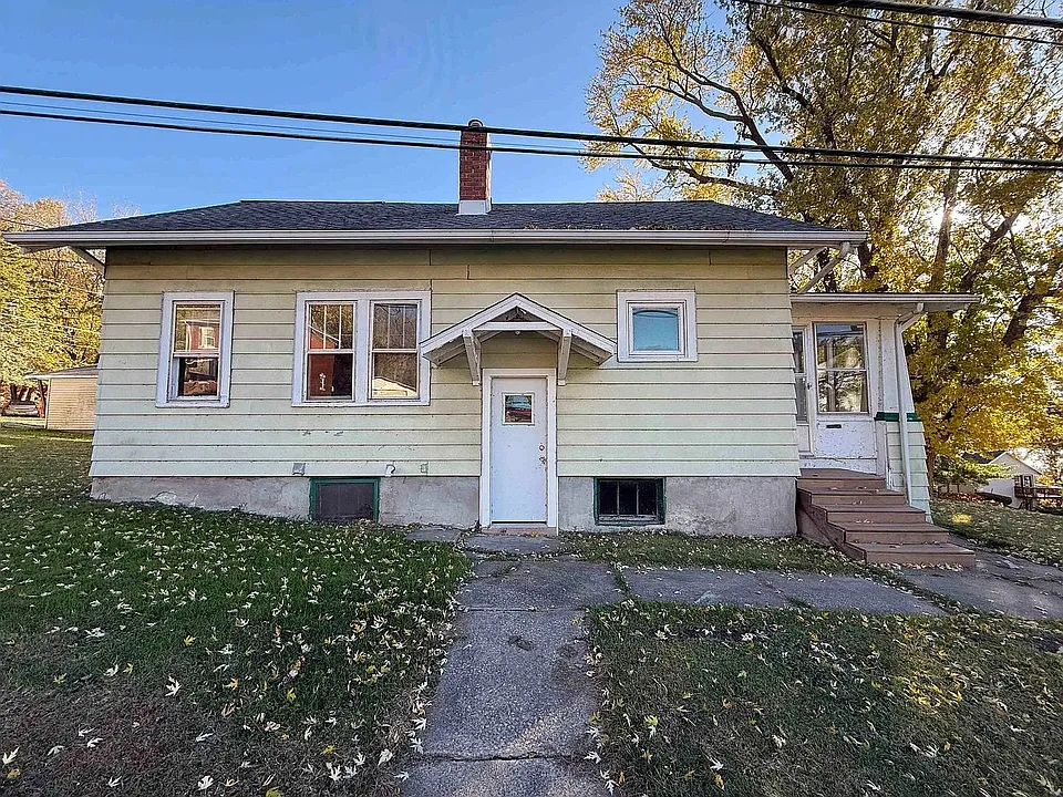 834 N 4th St