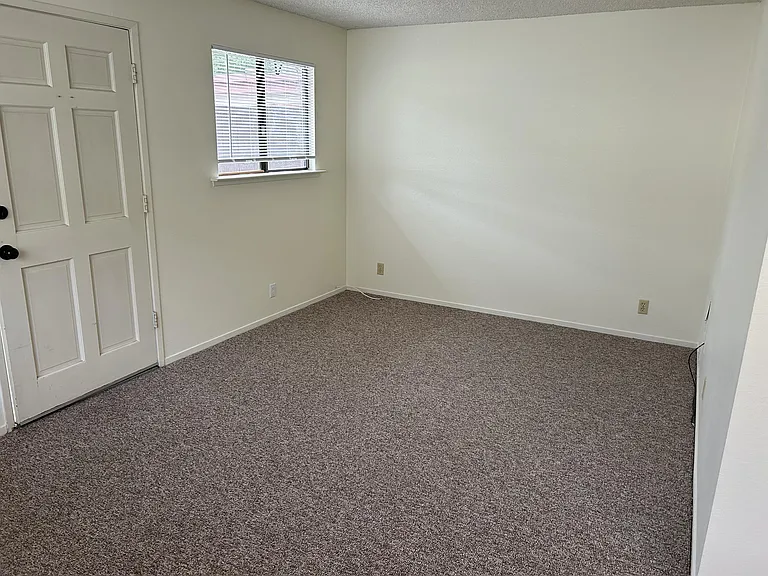 526 Dana St #8 — Photo 2