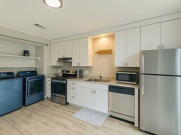 2nd image of 2600 9th Ave #1