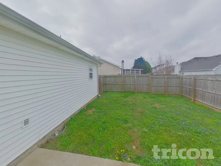 1258 Tiree Dr — Photo 15