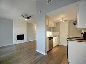 4th image of 1006 Fieldwood Dr