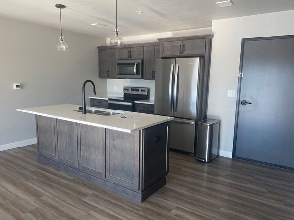 823 W College Ave #304