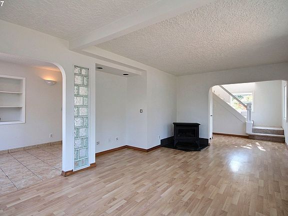 5th image of 1809 E 28th St