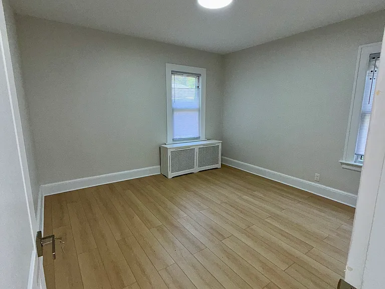 332 Robbins St — Photo 16