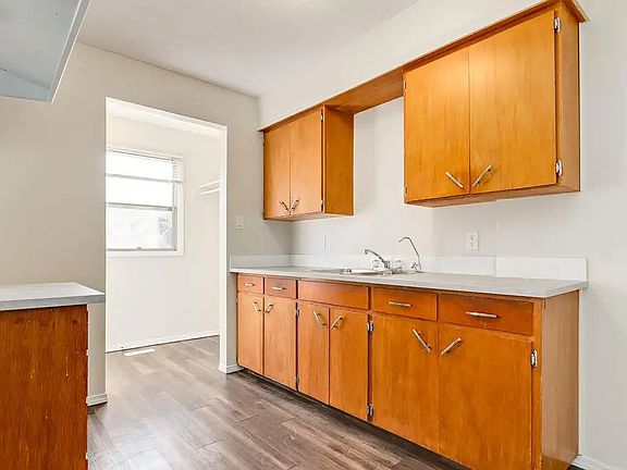 5th image of 4707 54th Ave #4711