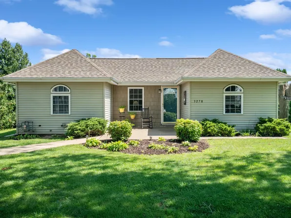 3270 Hales Mill Rd, Asbury, IA 52002