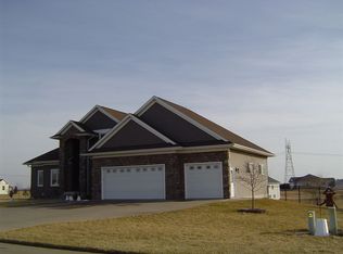 1474 Ridgeview Ave, West Liberty, IA 52776