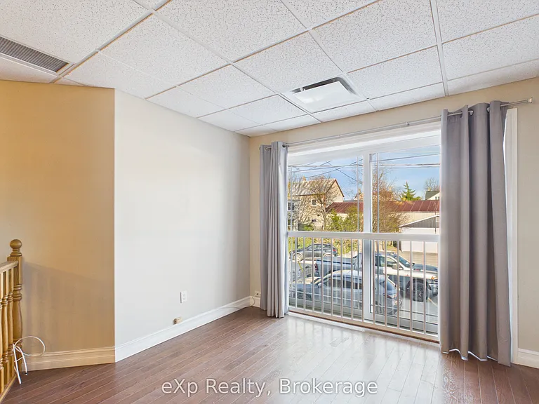 807 Queen St #2 — Photo 2