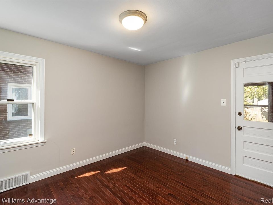 410 Catalpa Dr, photo 20