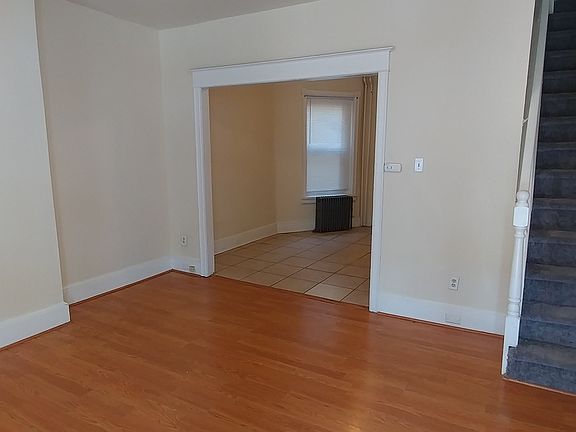 3rd image of 118 S Peach St