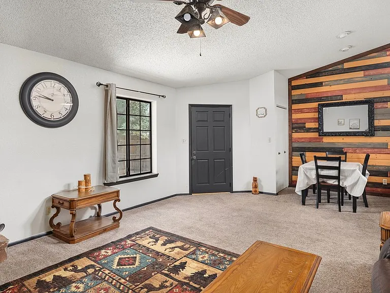 103 Niblic Ct — Photo 5