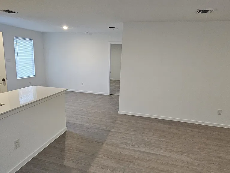 7805 Thor Dr — Photo 7