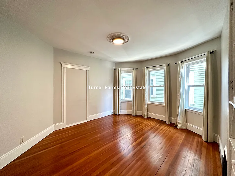 30 Roseclair St #2F — Photo 18